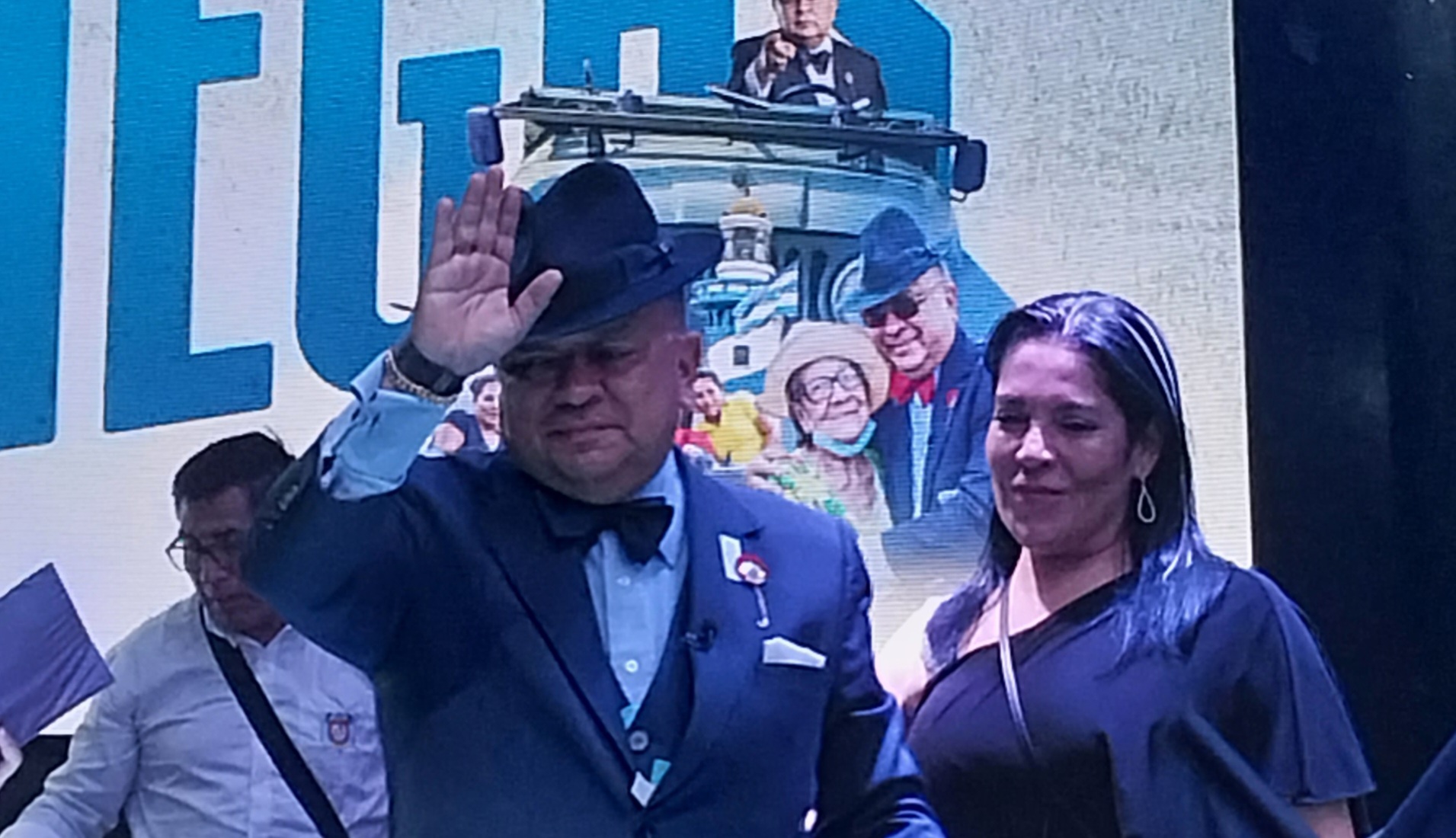 El  Dr Hector Vanegas y Cortázar se postula oficialmente como candidato a la prefectura del Guayas.
