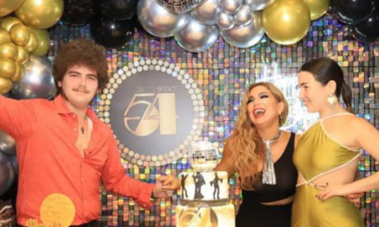 Mariela Viteri Celebro Su Cumpleaños 54